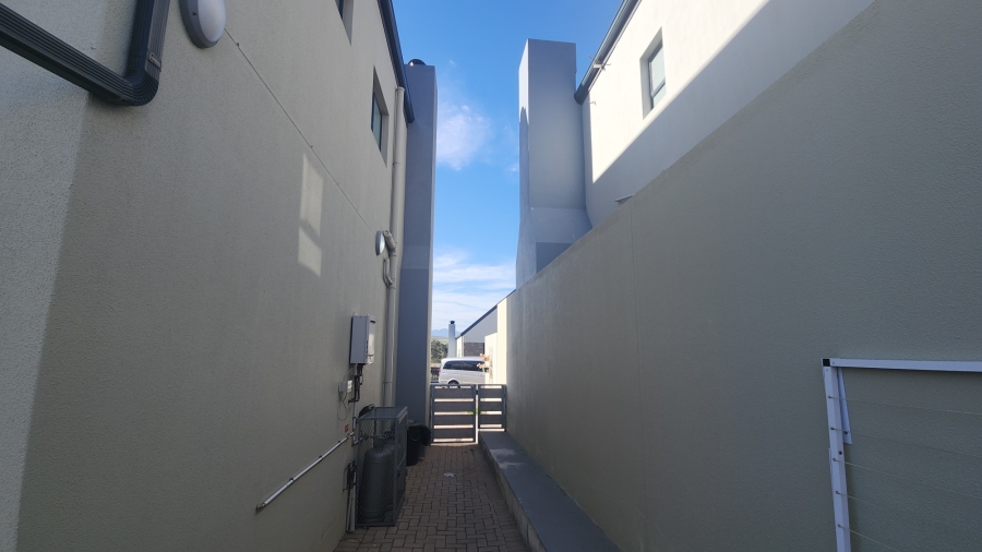 3 Bedroom Property for Sale in Hartenbos Heuwels Western Cape